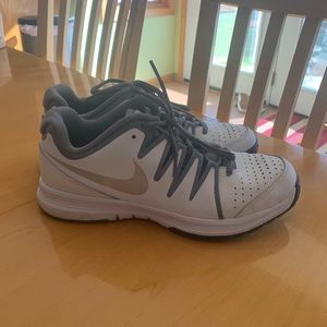 Nike Tennis Shoes
